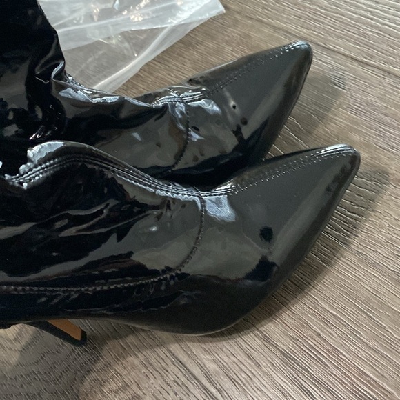 NWT BURJU Savage Ankle Closed Pointed Toe Wet Look With Sparkle Heel | 6.5 - Picture 7 of 10